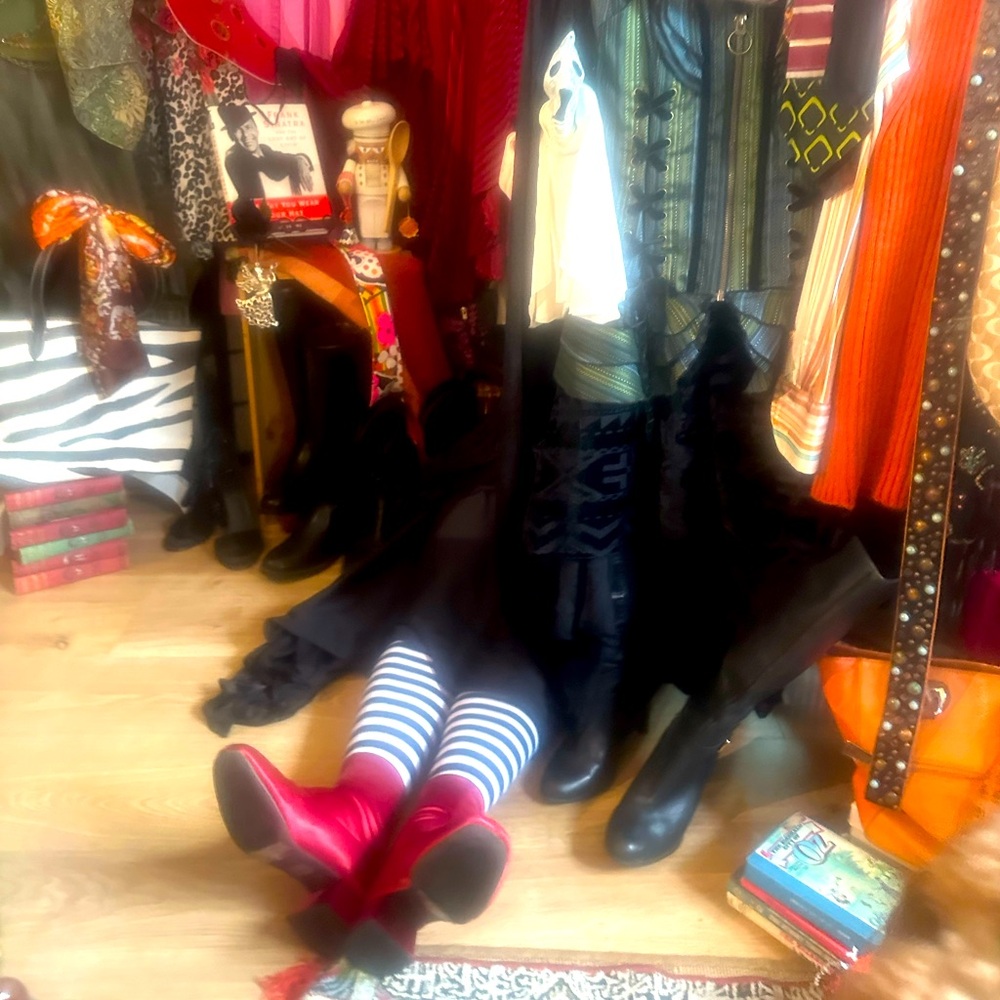 SLEEPERSTYLE LIVE Show! LIKE NOW! Join me for Fashion & Fun! Please Share! 💤😇 - Picture 4 of 17